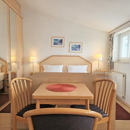 Apartment 701, Seepark